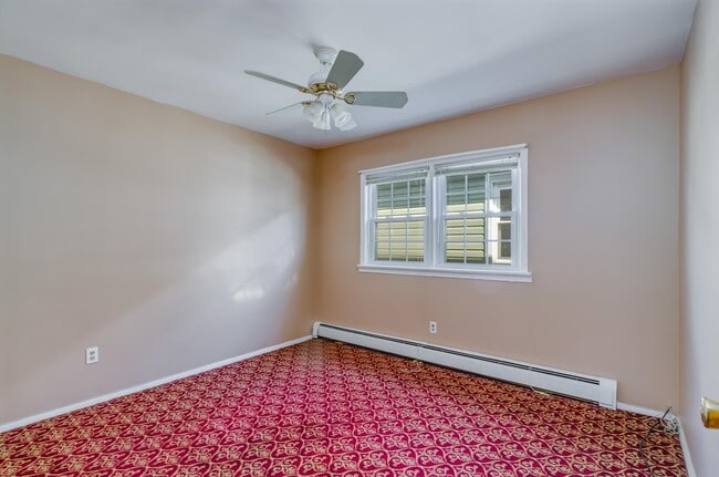 Building Photo - 129 Garfield Ave