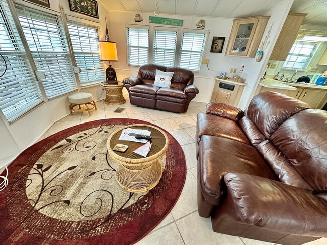 Building Photo - 10751 S Ocean Dr