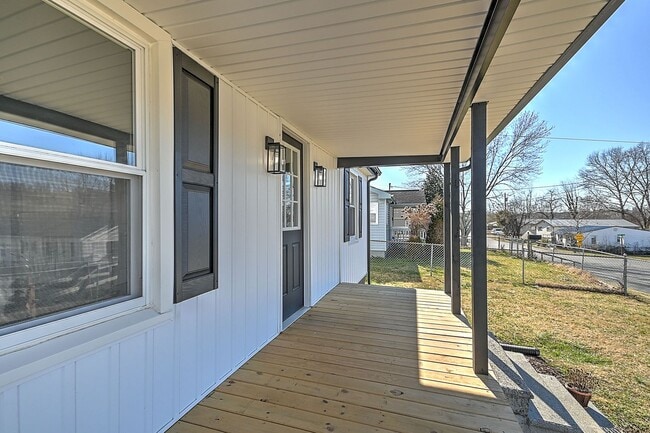 Building Photo - 502 Colorado St