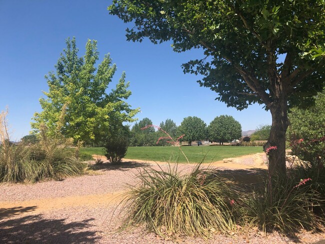 Building Photo - Beautiful 3 Bedroom in Bright Star, Chino ...