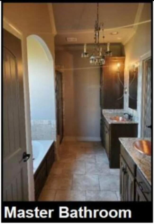 Building Photo - 4 BEDROOM, 3 BATHROOM IN TIBURON