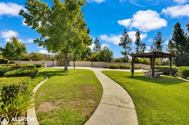 Building Photo - Charming 3-Bedroom Home in Rancho Bernardo...