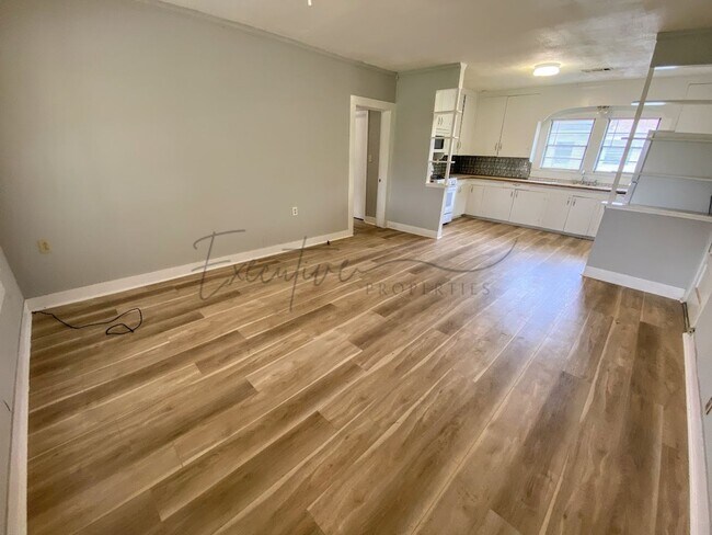 Building Photo - Newly renovated 3-Bedroom Home for Rent in...