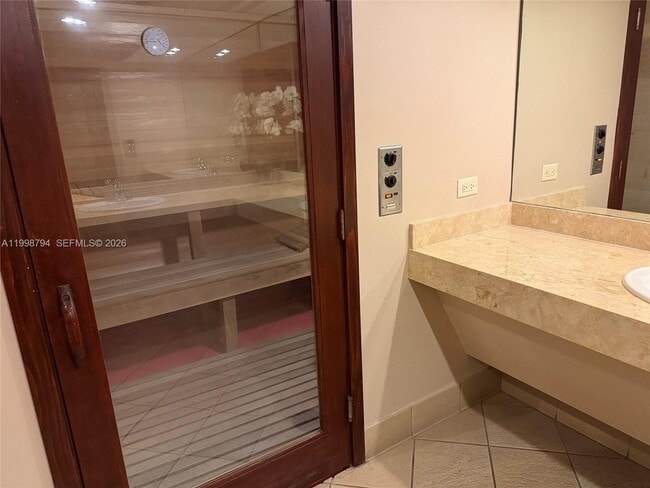 Building Photo - 801 Brickell Key Blvd