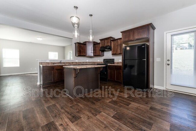 Building Photo - 411 Quick Silver Dr