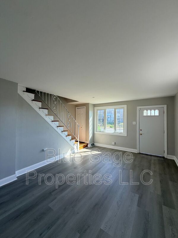 Building Photo - 66 Folcroft Ave