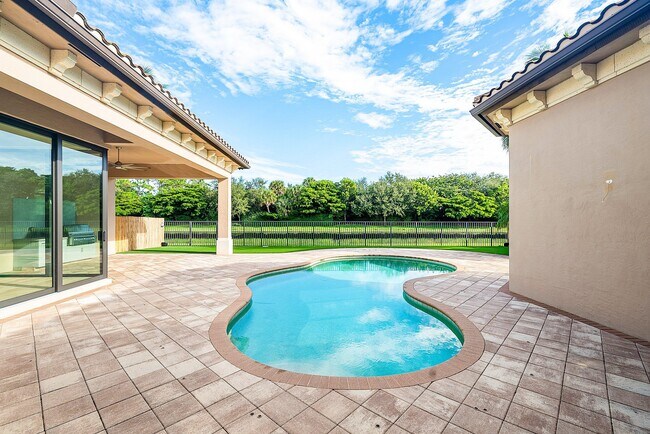 Building Photo - 9599 Moritz Way