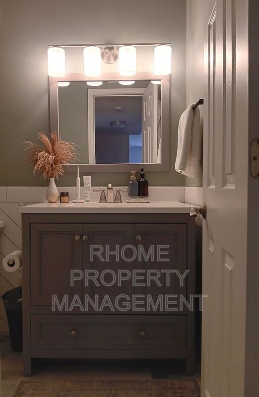 Building Photo - 1407 Riverview Dr