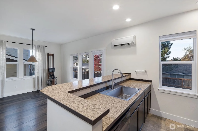 Building Photo - 85 Gerard Ln