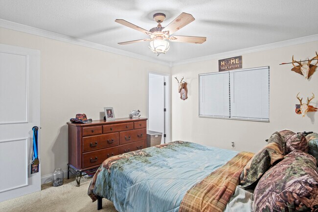 Building Photo - 232 SW Kimball Cir