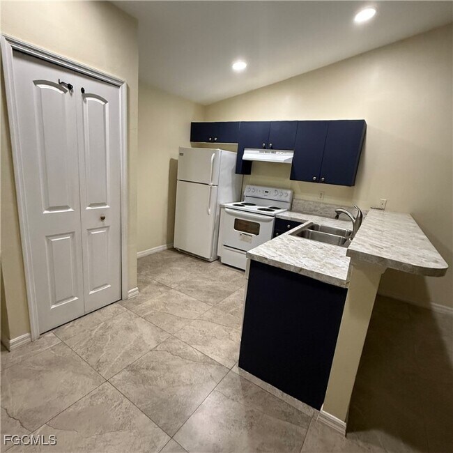 Building Photo - 4707 25th St SW