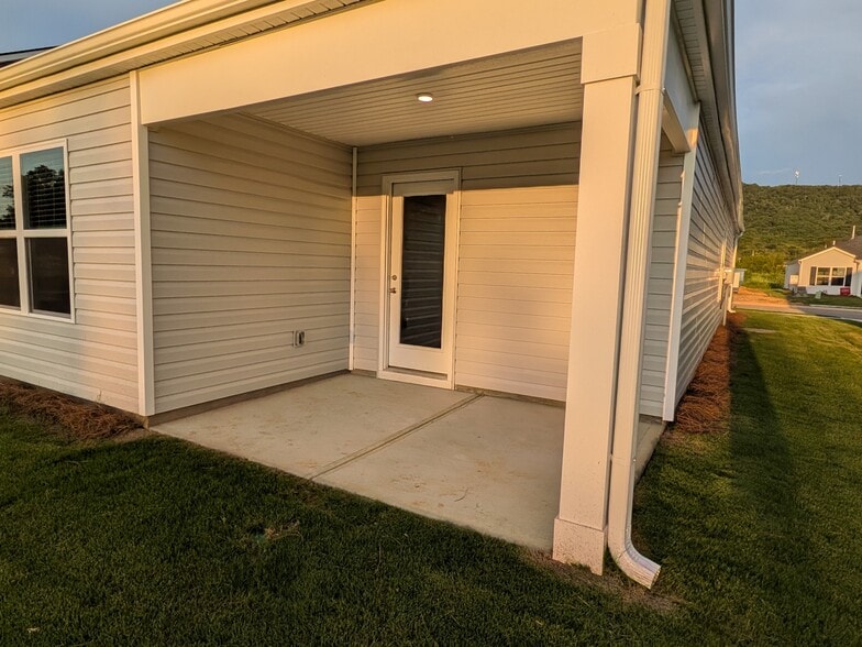Building Photo - 8483 Bright Water Dr