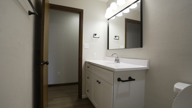 Building Photo - Spruce Hill