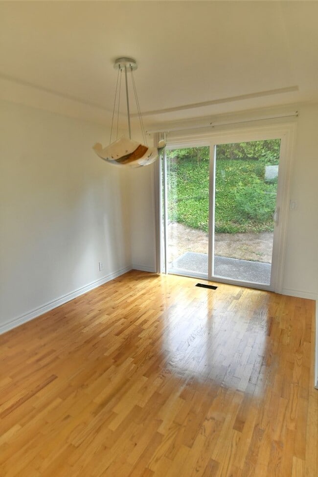 Building Photo - 4Bd/2.5Ba Edmonds House