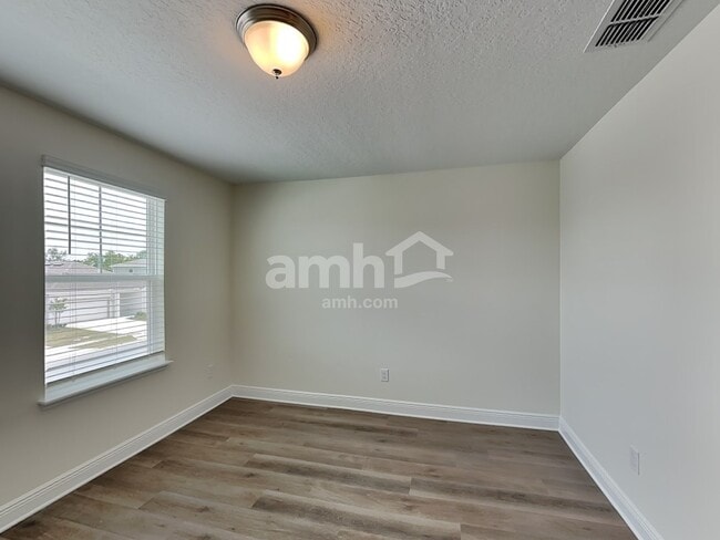 Building Photo - 1045 Heavenly Dr