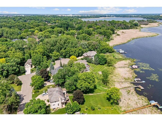 Building Photo - 6210 Deerwood Cir N