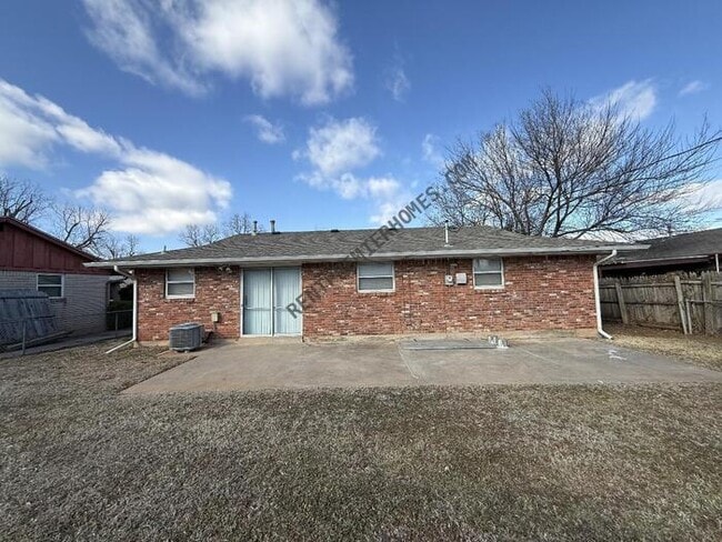 Building Photo - 3938 SE 14th Pl