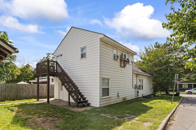 Building Photo - Furnished, short-term rental just blocks from KU Med available now!