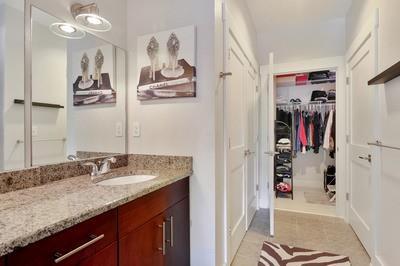 Building Photo - 3400 Malone Dr