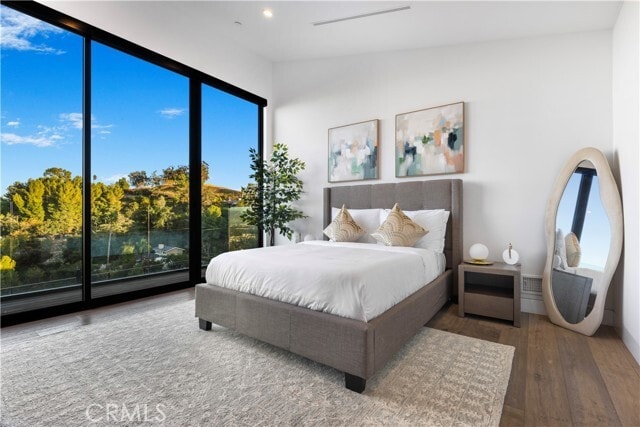 Building Photo - 18296 Karen Dr