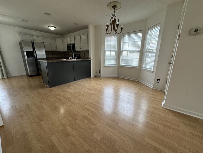 Building Photo - 122 Alexander Blvd