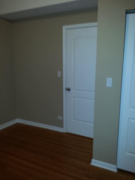 Building Photo - 4833 W Walton St
