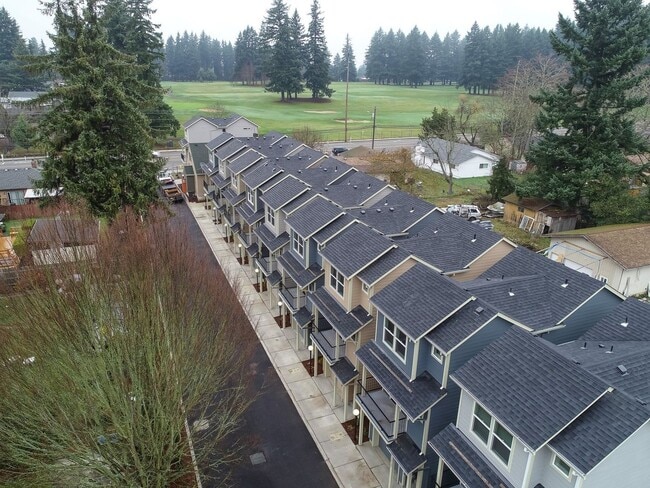 Building Photo - Elegant Three-Bedroom Home with Updated Kitchen & Vaulted Ceilings