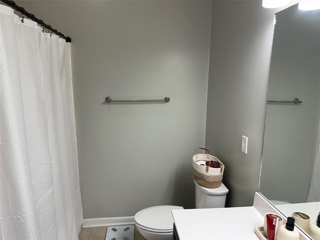 Building Photo - 2110 Winding Oak Dr