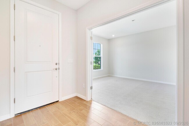 Building Photo - 12545 SW Gray Fox Ln