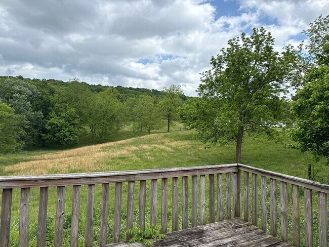 Building Photo - 2-Bedroom, 2-Bath Trailer with Scenic Views in Sparta, TN