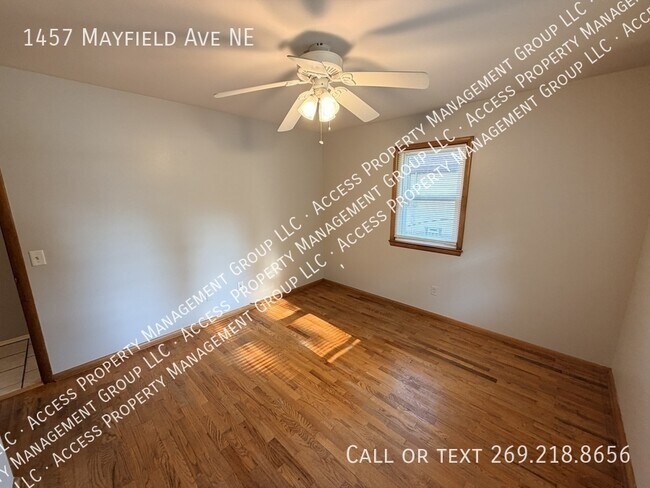 Building Photo - 1457 Mayfield Ave NE