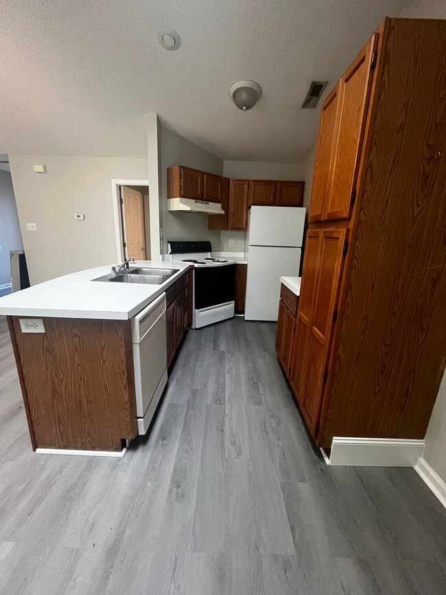 Building Photo - Paddock Place Apartments