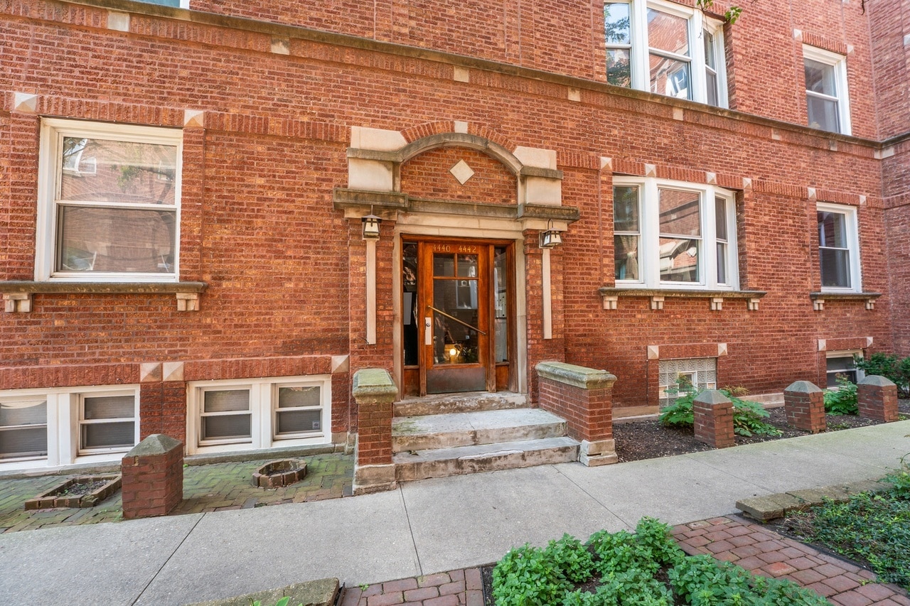 Building Photo - 4442 N Beacon St