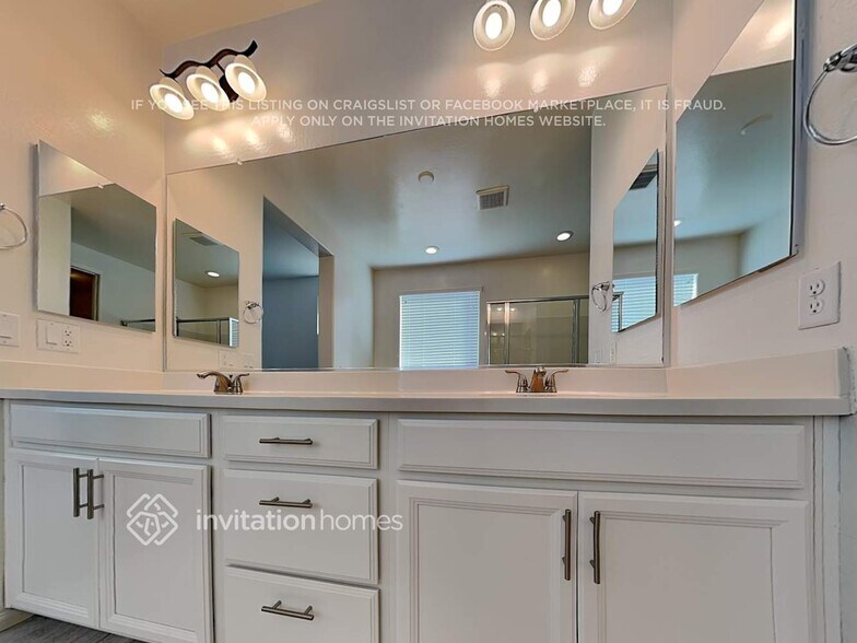 Building Photo - 10615 E Corbin Ave