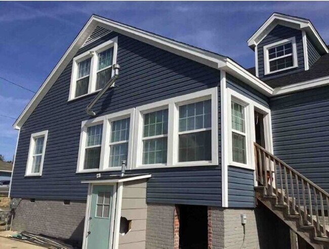 Building Photo - 1005 Coushatta St