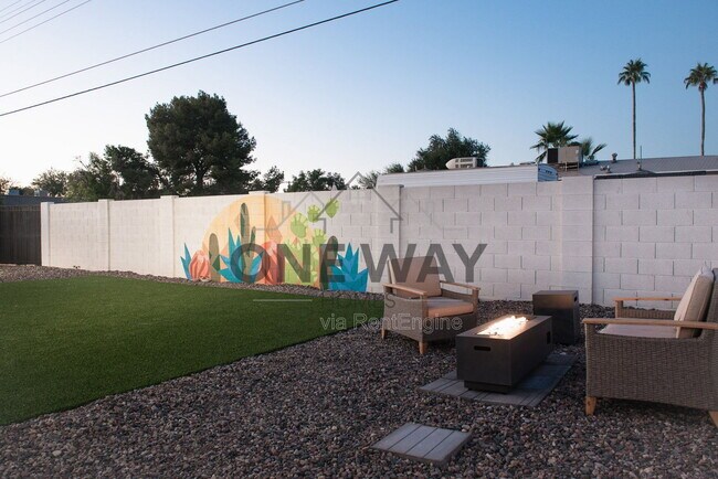 Building Photo - 8702 E Sheridan St