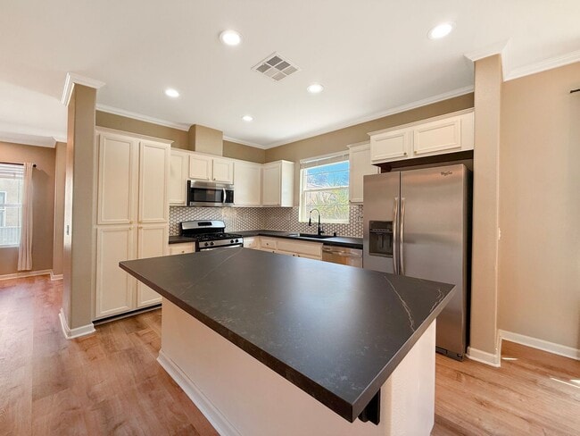 Building Photo - Spacious 4BR/2.5BA Home in Otay Ranch – Av...