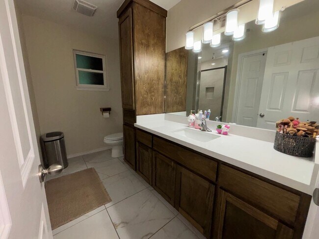 Building Photo - 5821 Colegio Ln