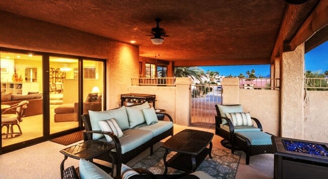 Building Photo - Golf Course Pool Home with 4 Bedrooms!