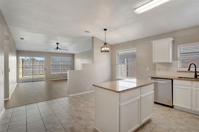 Building Photo - 2305 Tisbury Way