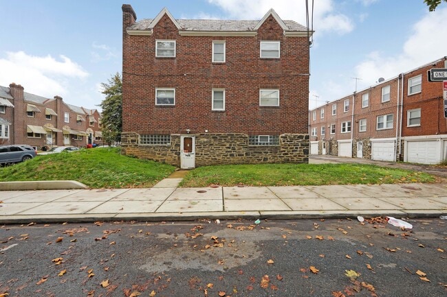 Building Photo - 5950 Bennington St