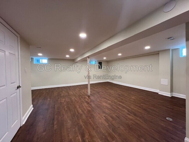 Building Photo - 7613 N Harlem Ave
