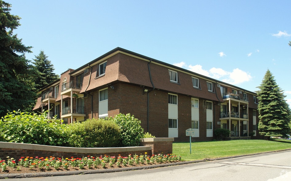Primary Photo - Pheasant Run Apartments