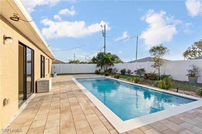 Building Photo - 510 Skyline Blvd