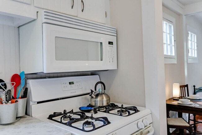 Building Photo - 916 Howard St