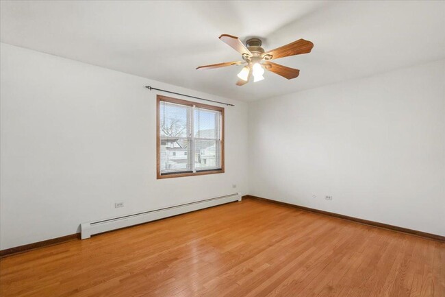 Building Photo - 2 bedroom in Chicago IL 60625