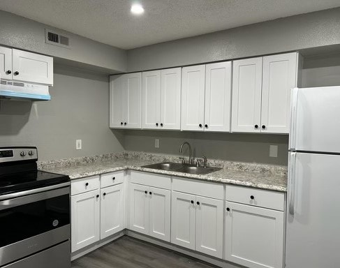 Building Photo - 14323 Lucerne Dr