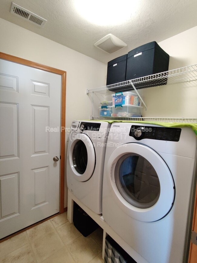 Building Photo - 8605 Zepher Ct