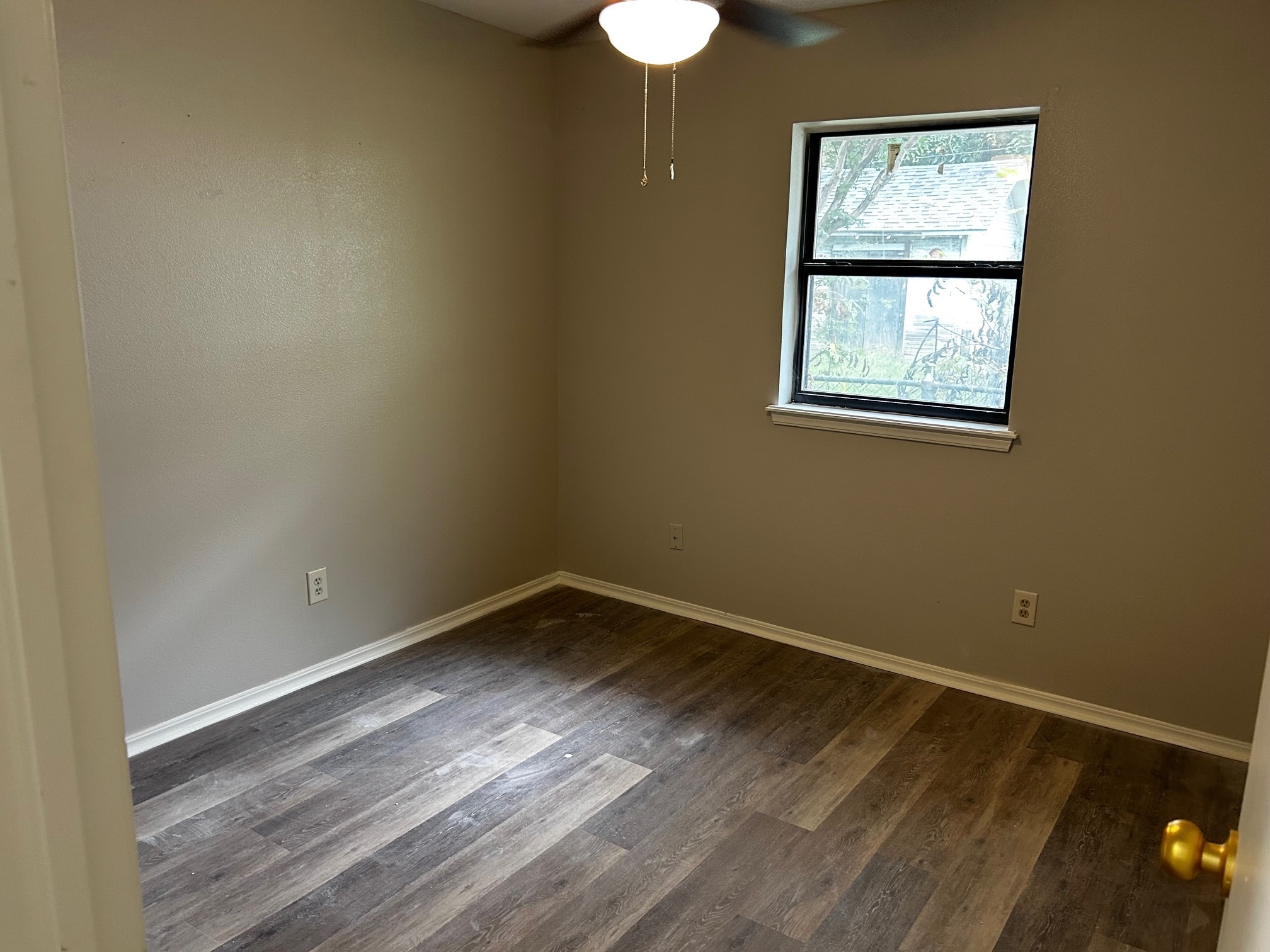 Bedroom 2 - 418 S Park Ave