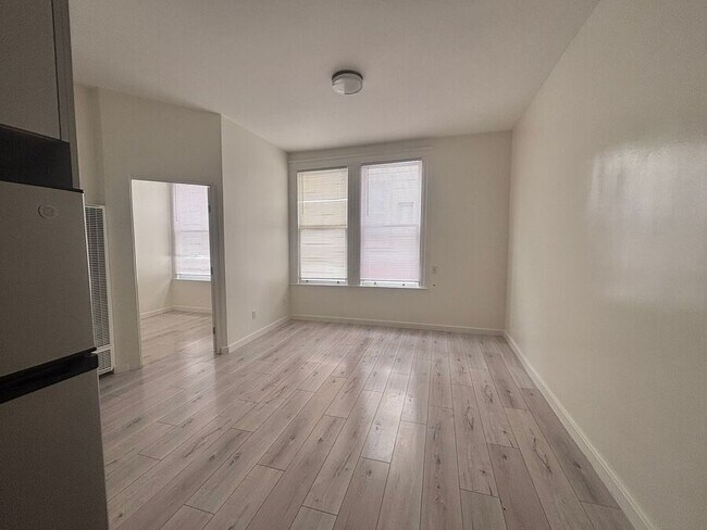 Primary Photo - 322 14th St